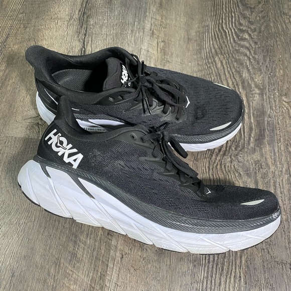 HOKA ONE ONE Clifton 8 Womens Running Sneaker - Picture 2 of 7